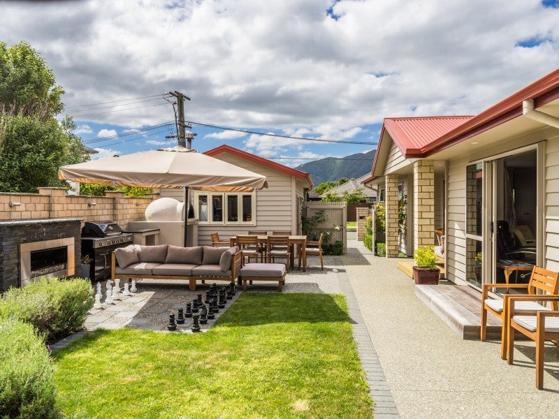 31A Richmond Grove, Woburn, Lower Hutt - Carousel 1
