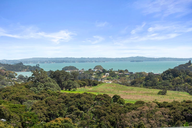 7 Giles Road, Ostend, Waiheke Island - Carousel 2