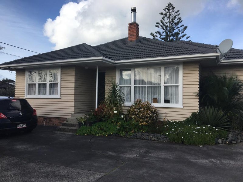 116 Matipo Road, Te Atatu Peninsula, Auckland - Carousel 1