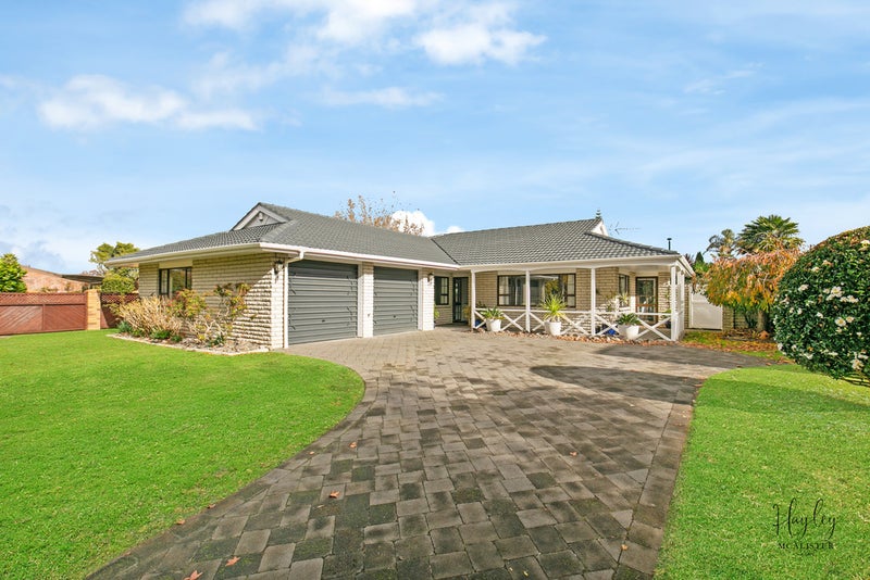 16 Donegan Place, Conifer Grove, Takanini - Carousel 1