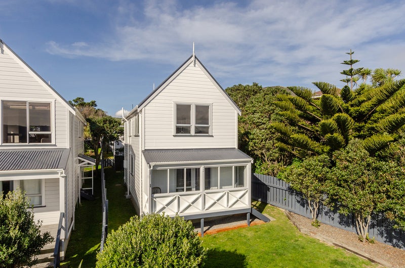 97 Kaikoura Street, Maupuia, Wellington - Carousel 1