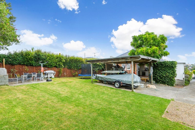 9B Takitimu Street, Orakei, Auckland - Carousel 15