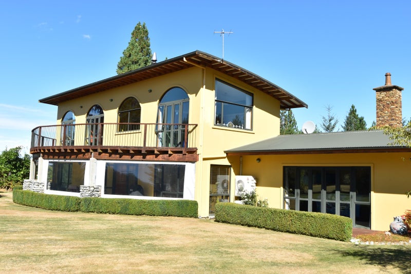 16 North West Arch, Twizel - Carousel 1