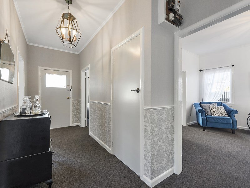 147 Nixon Street, Hamilton East, Hamilton - Carousel 17