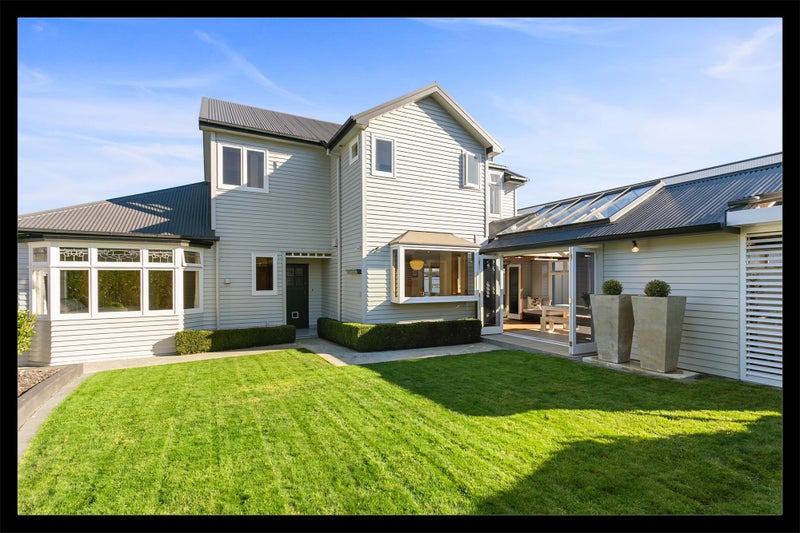 35 Lucknow Tce, Khandallah, Wellington - Carousel 1