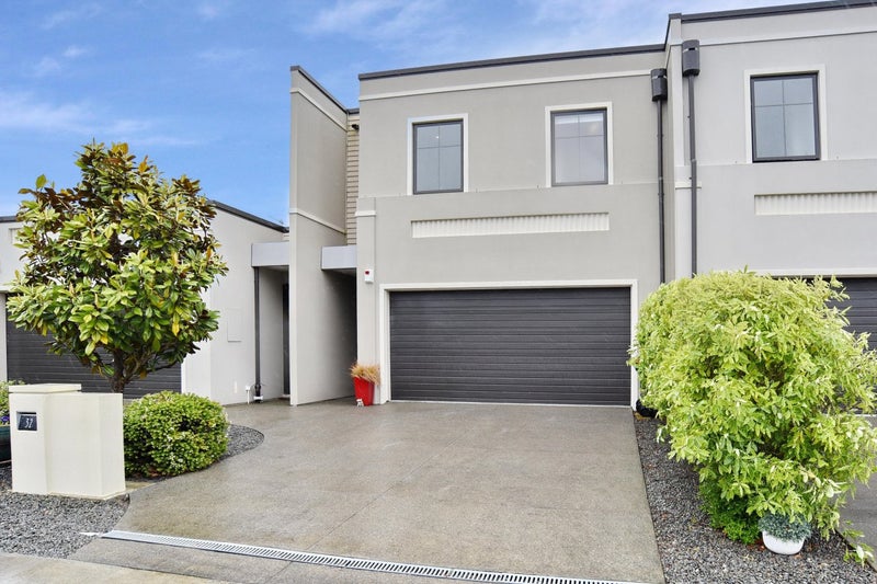 32 Country Club Terrace, Northwood, Christchurch - Carousel 2