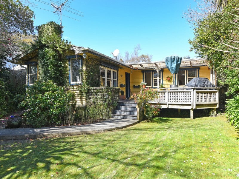 2A Pempsey Street, Silverstream, Upper Hutt - Carousel 1