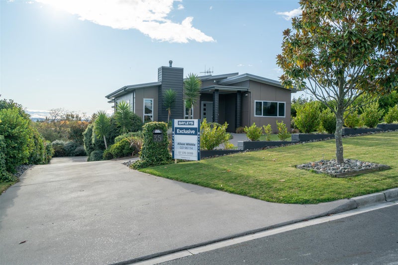 35 Magnolia Rise, Waipahihi, Taupo - Carousel 1