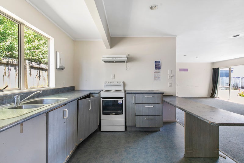 2/21 Scott Avenue, Mangere Bridge, Auckland - Carousel 2