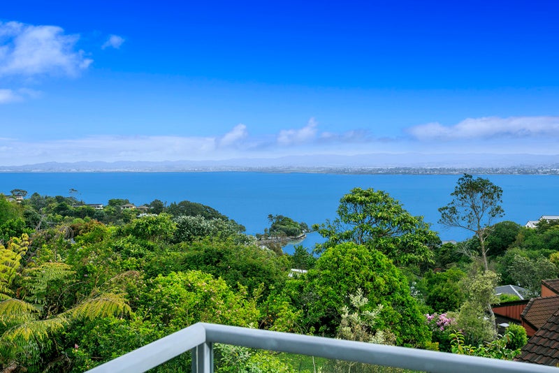 27A Sea Vista Avenue, Beach Haven, Auckland - Carousel 2