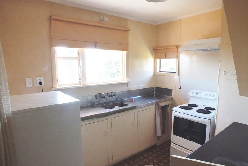 5 Aparangi Crescent, Elsdon, Porirua - Carousel 2