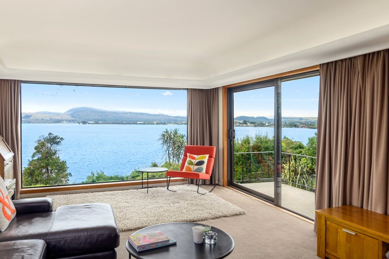 182 Kawaha Point Road, Kawaha Point, Rotorua - Carousel 1