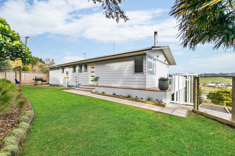 2B Mcentee Road, Waitakere, Auckland - Carousel 1