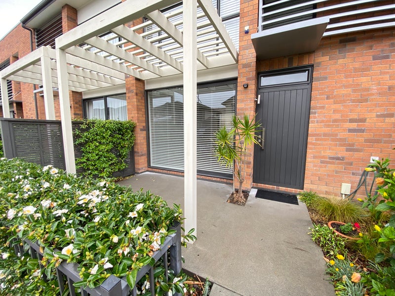 12A Wynne Gray Avenue, Stonefields, Auckland - Carousel 2