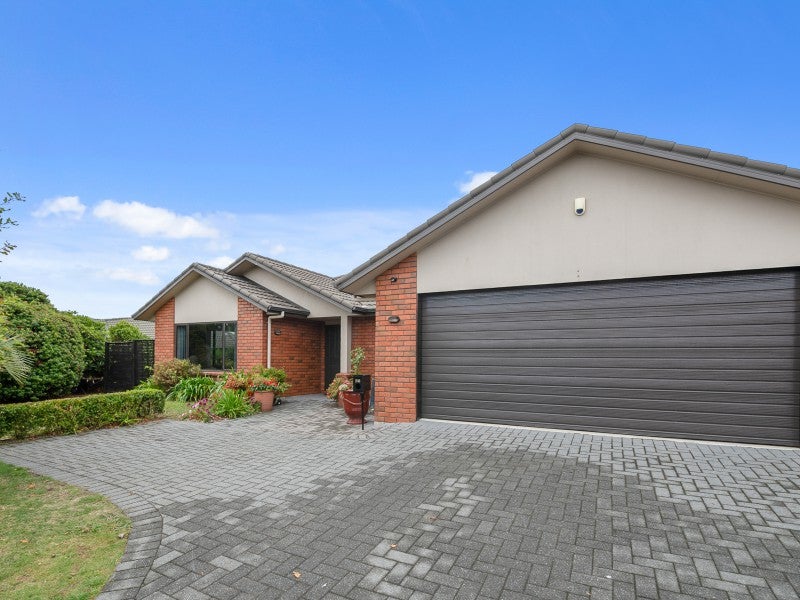 36 Owhatiura Drive, Lynmore, Rotorua - Carousel 1