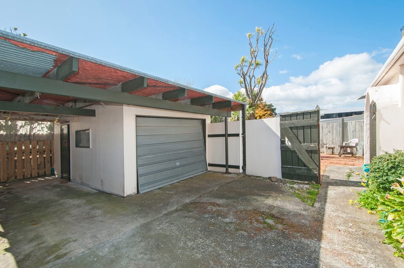 13 Huia Street, Petone, Lower Hutt - Carousel 19