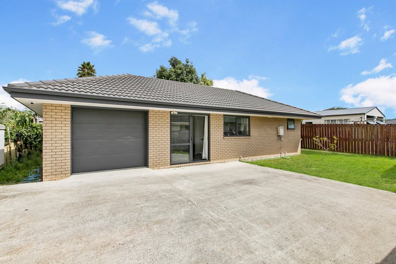 70A Preston Road, Clover Park, Auckland - Carousel 1