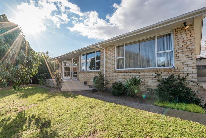 11 Sunset Crescent, Maungatapu, Tauranga - Carousel 1