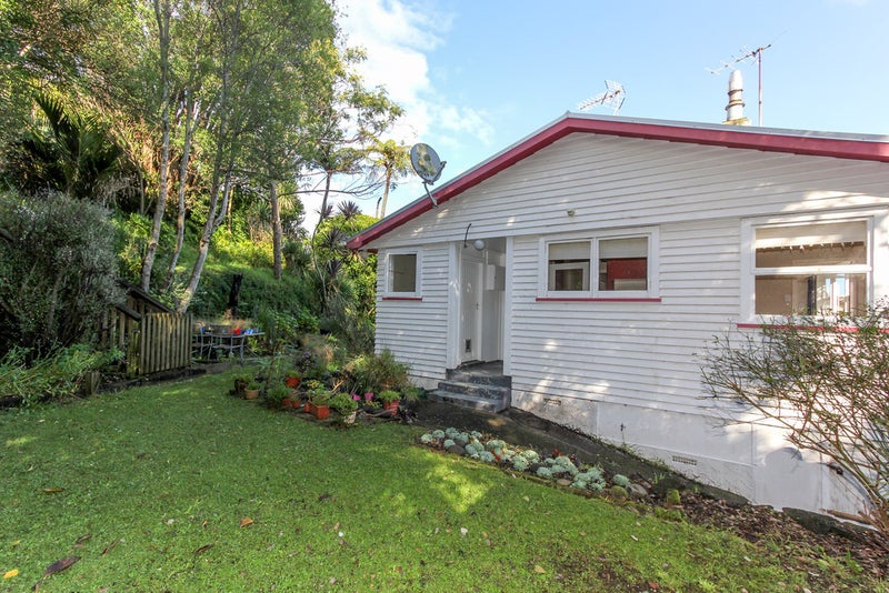 9 Sardinha Place, Marfell, New Plymouth - Carousel 2