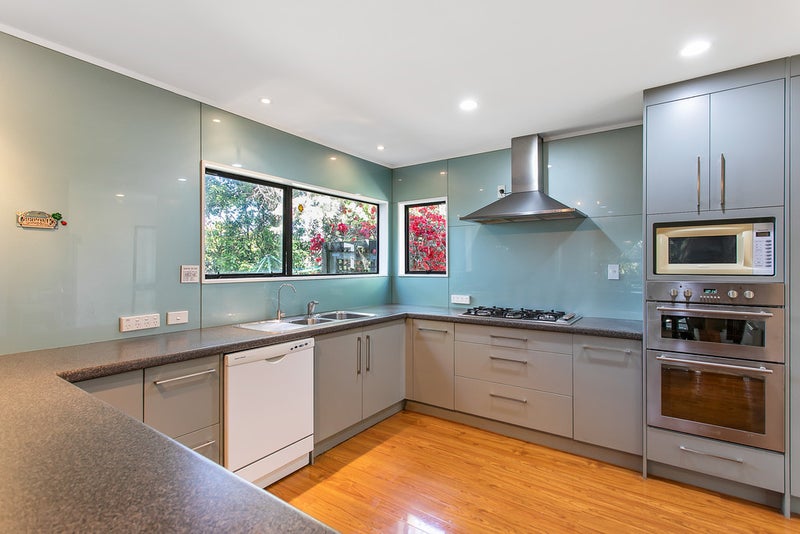 24 Calluna Crescent, Totara Heights, Auckland - Carousel 2