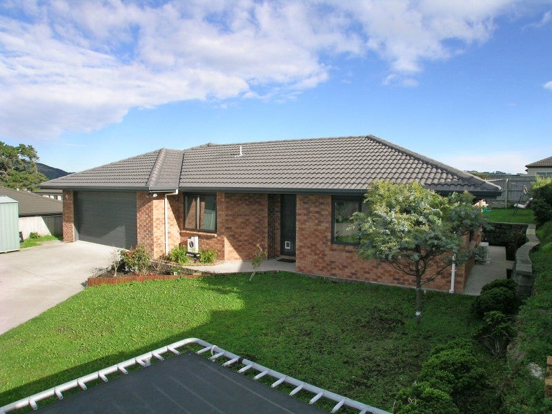 32 Nelson Avenue, Aotea, Porirua - Carousel 2