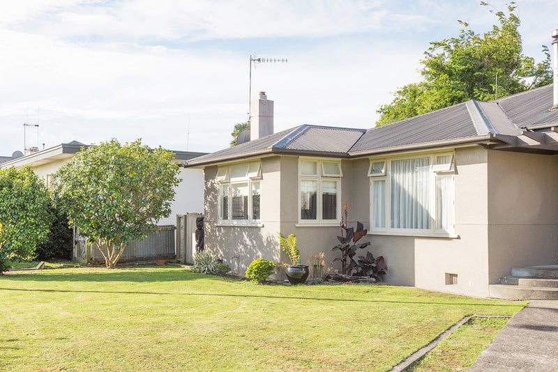 53 Wood Street, Takaro, Palmerston North - Carousel 2