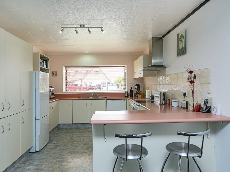 43 Whiting Crescent, Greenmeadows, Napier - Carousel 2