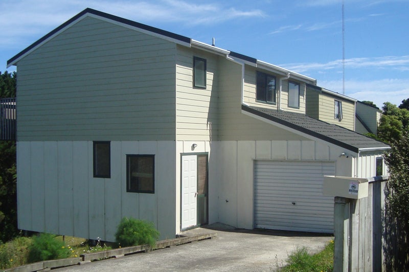 10 Morere Street, Titahi Bay, Porirua - Carousel 1