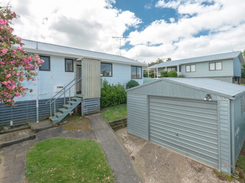 2C Tui Avenue, Forest Lake, Hamilton - Carousel 2