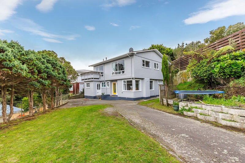 51 Lyndfield Lane, Newlands, Wellington - Carousel 1