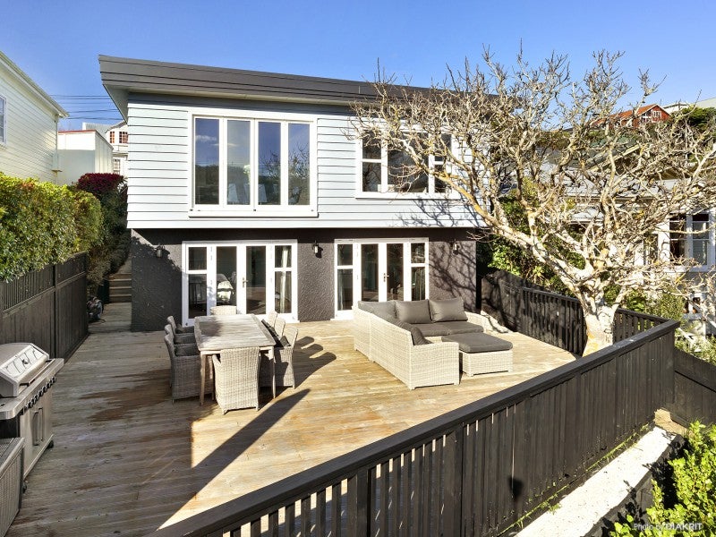 14 Fernhill Terrace, Wadestown, Wellington - Carousel 1