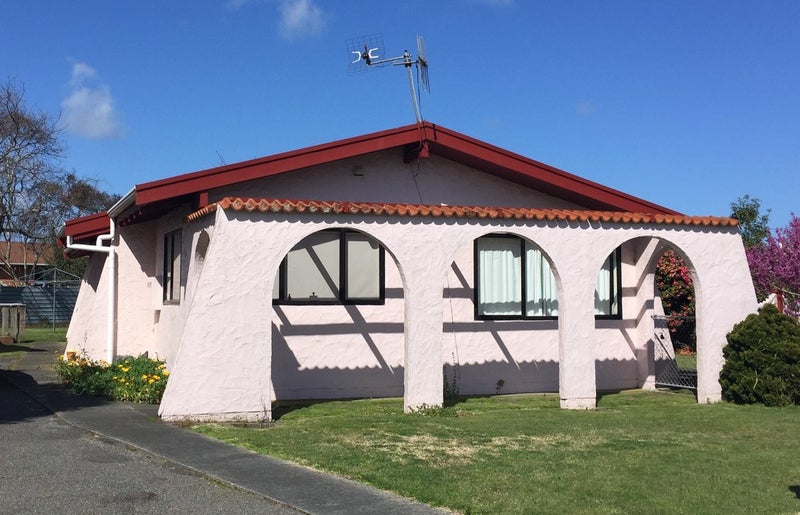 13 Nichol Place, Whanganui East, Whanganui - Carousel 1
