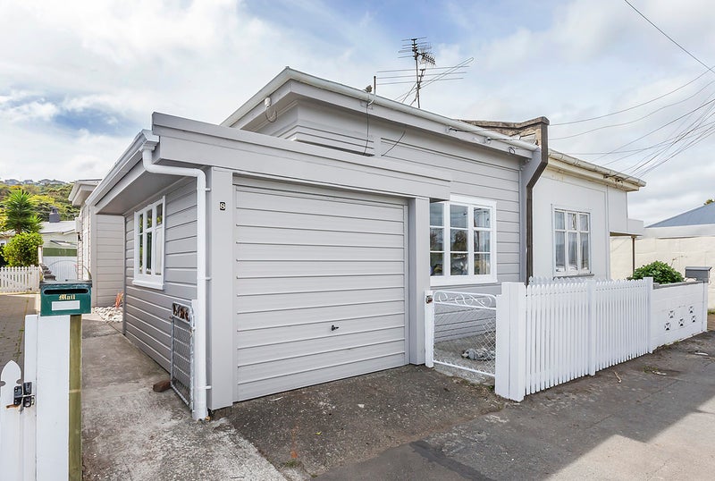 8 HECTOR Street, Petone, Lower Hutt - Carousel 1