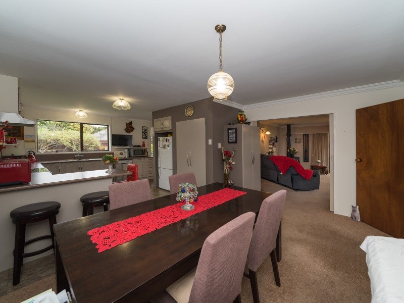 10 Akaroa Avenue, Awapuni, Palmerston North - Carousel 2