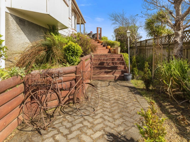 39 Outram Grove, Kelson, Lower Hutt - Carousel 16