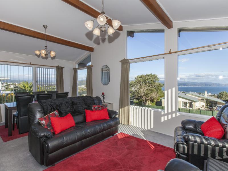26 Acacia Avenue, Maungaraki, Lower Hutt - Carousel 1