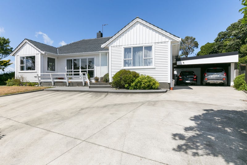 11 Trebann Street, Paparangi, Wellington - Carousel 1