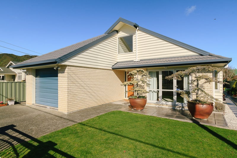 10 Porutu Street, Fairfield, Lower Hutt - Carousel 1