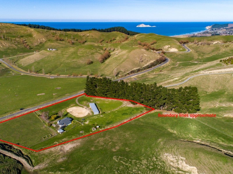 1780 Waimarama Road, Havelock North - Carousel 1
