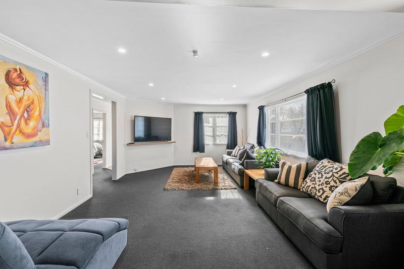 23 Oxford Crescent, Ebdentown, Upper Hutt - Carousel 2