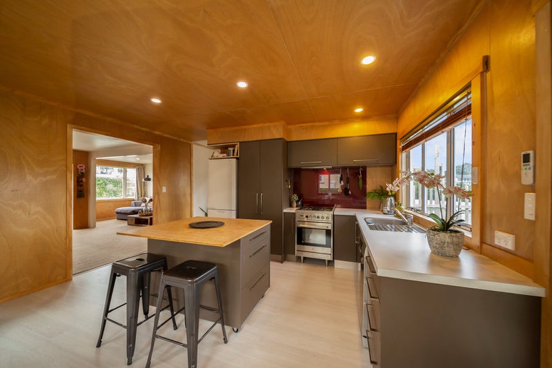 52 South Road, Blagdon, New Plymouth - Carousel 2