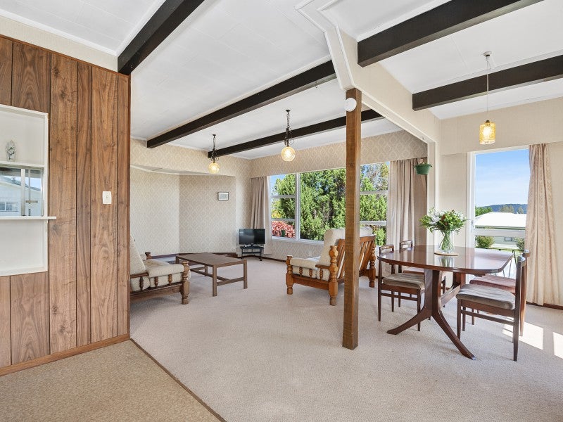 15 Angela Place, Kinloch, Taupō - Carousel 1