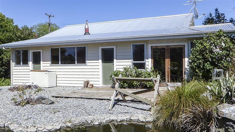 12 Heard Grove - Carousel 2