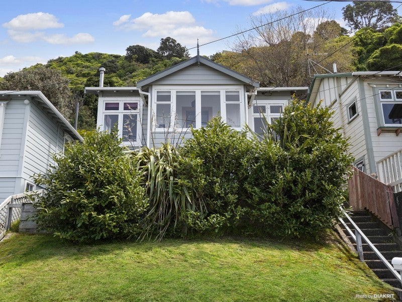 174 Sutherland Road, Lyall Bay, Wellington - Carousel 2