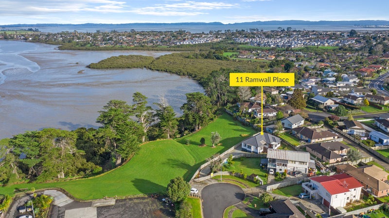 11 Ramwall Place, Weymouth, Auckland - Carousel 1