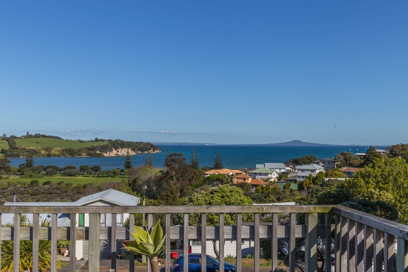 11 Kotanui Avenue, Army Bay, Whangaparaoa - Carousel 1