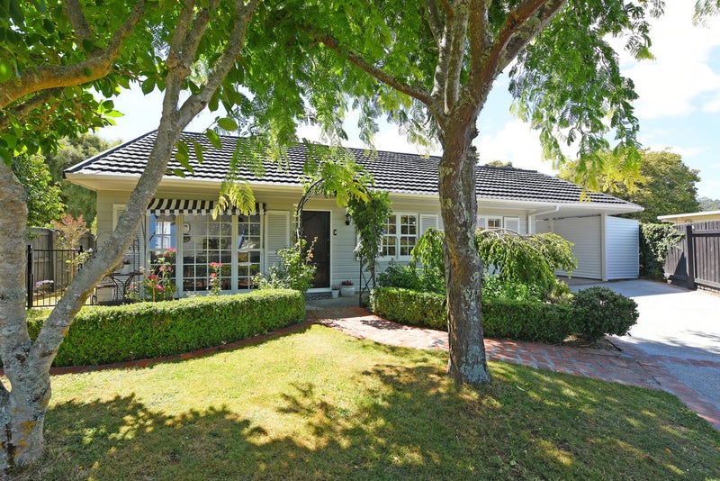 9 Kukupa Grove, Heretaunga, Upper Hutt - Carousel 1