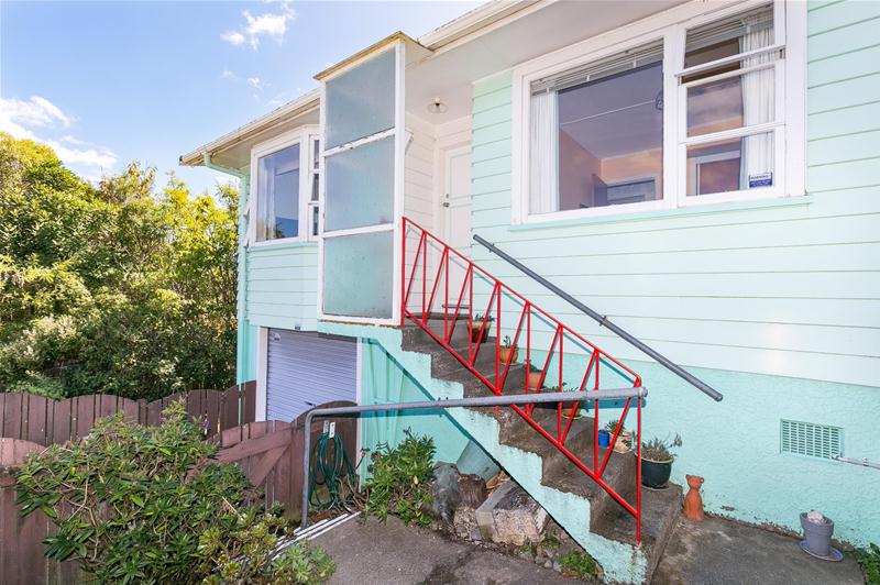3A Summit Road, Fairfield, Lower Hutt - Carousel 1