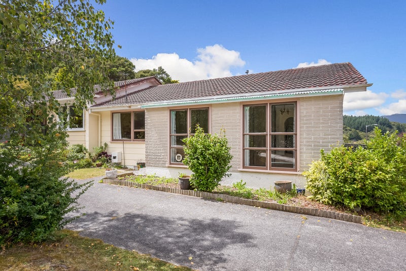 20A KAPONGA ST, PARKWAY, WAINUIOMATA - Carousel 1