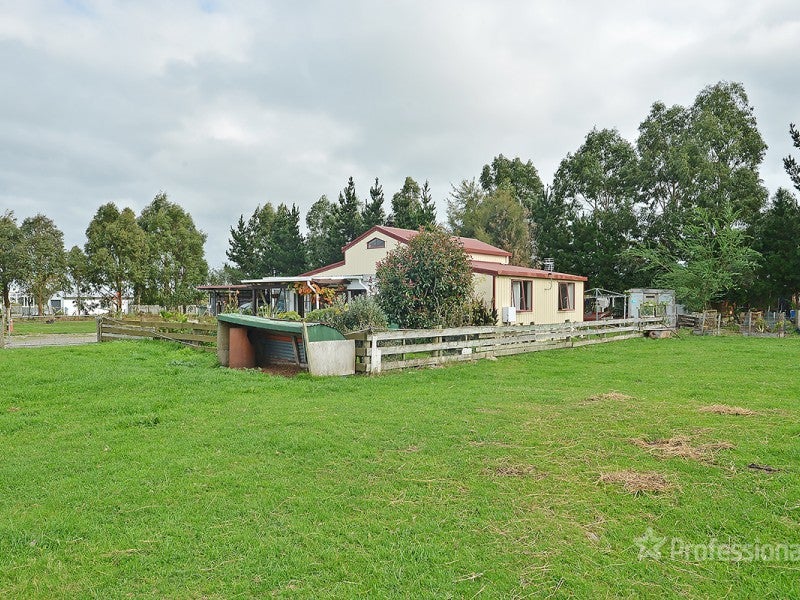 42 Camp Road, Featherston - Carousel 1